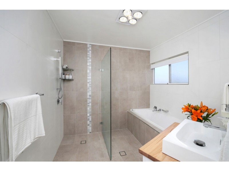 1/138 Albany Street, Point Frederick NSW 2250