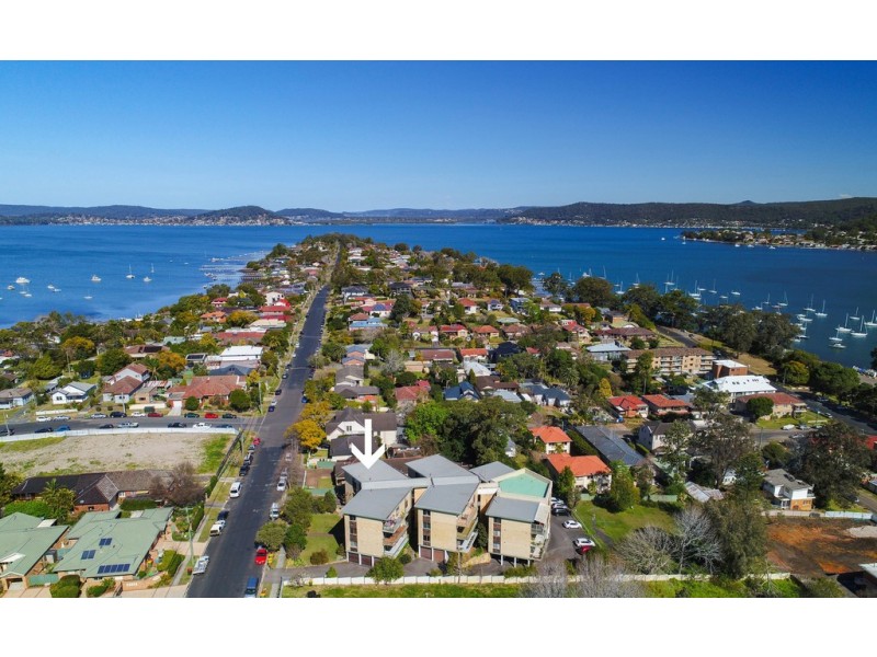 1/138 Albany Street, Point Frederick NSW 2250