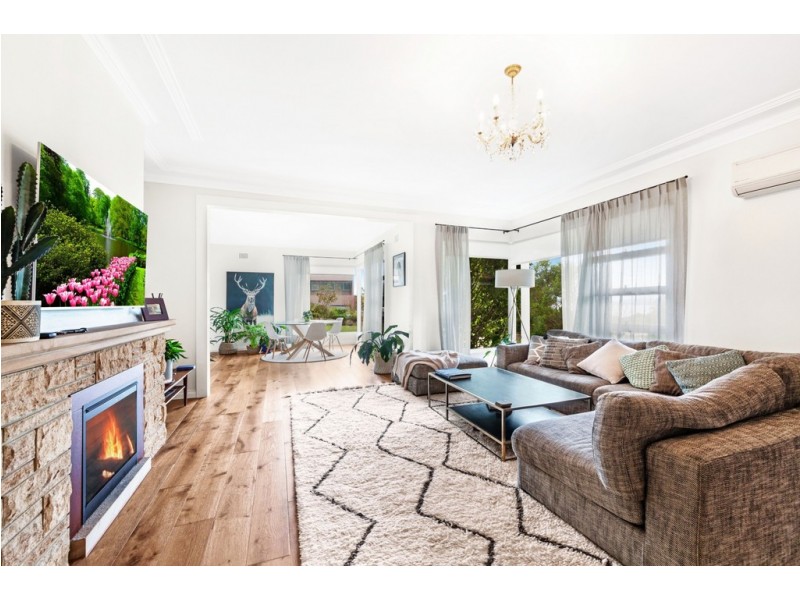 16 Bay View Avenue, East Gosford NSW 2250