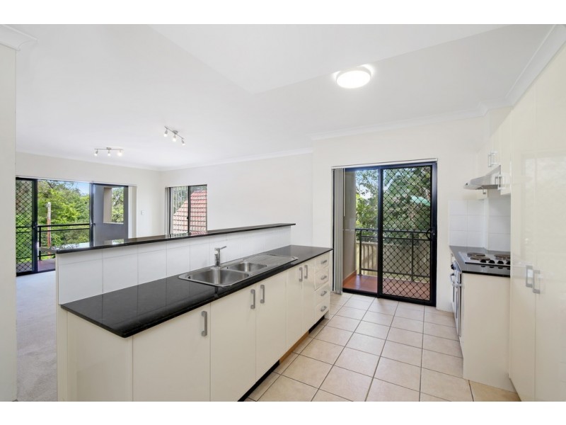 8/61 Donnison Street West, Gosford NSW 2250
