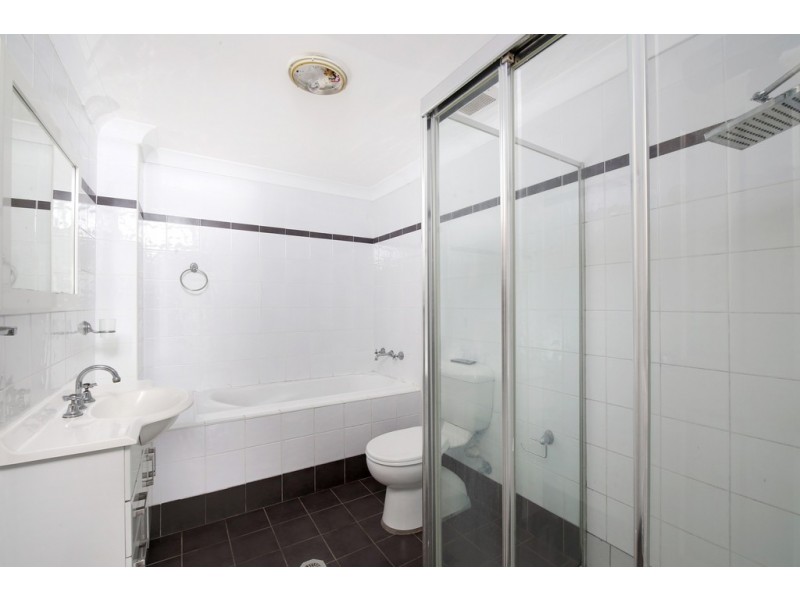 8/61 Donnison Street West, Gosford NSW 2250