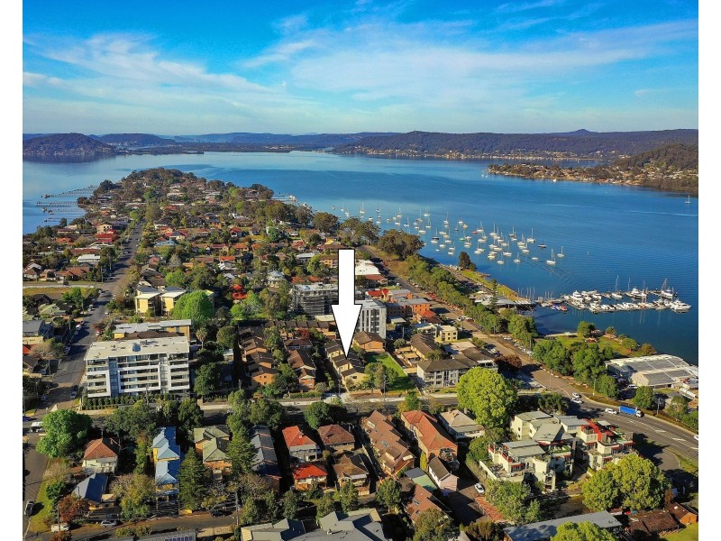 2/3 York Street, Point Frederick NSW 2250