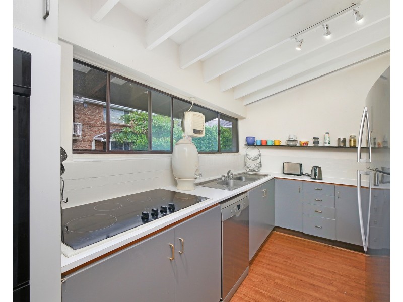 2/3 York Street, Point Frederick NSW 2250