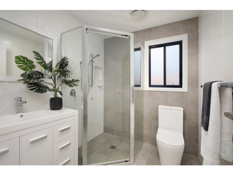 3 and 4/17 Melbourne Street, East Gosford NSW 2250