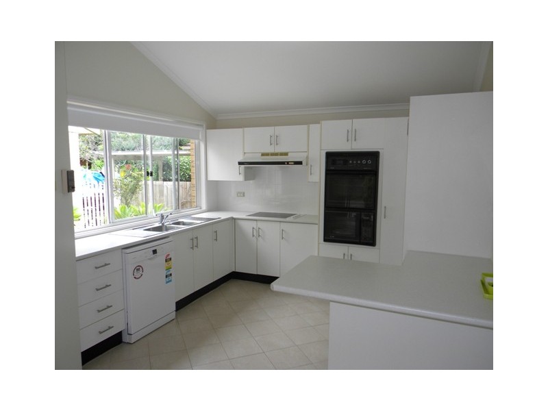 6 Bellbrook Close, Green Point NSW 2251