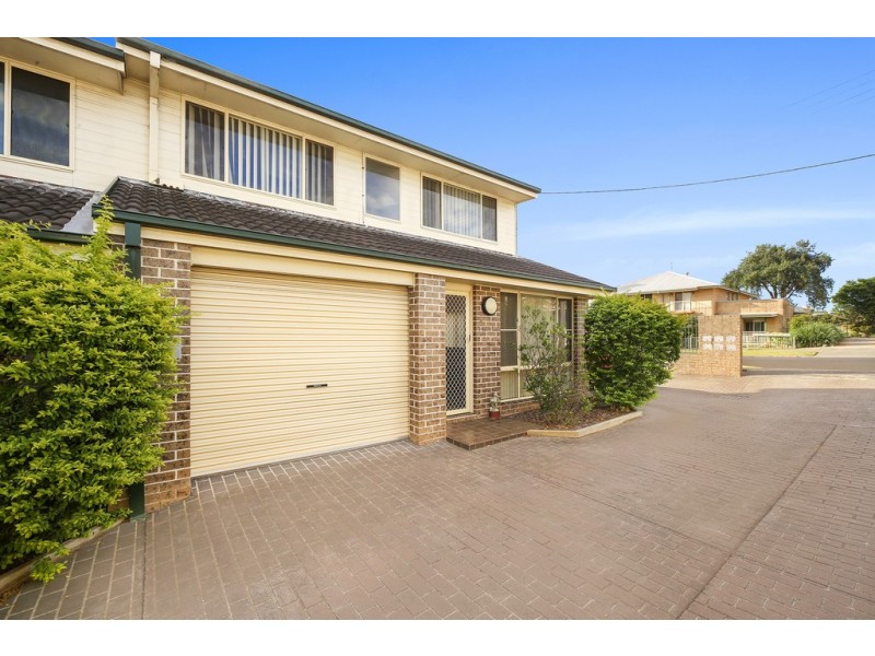 1/24 Melbourne Street, East Gosford NSW 2250
