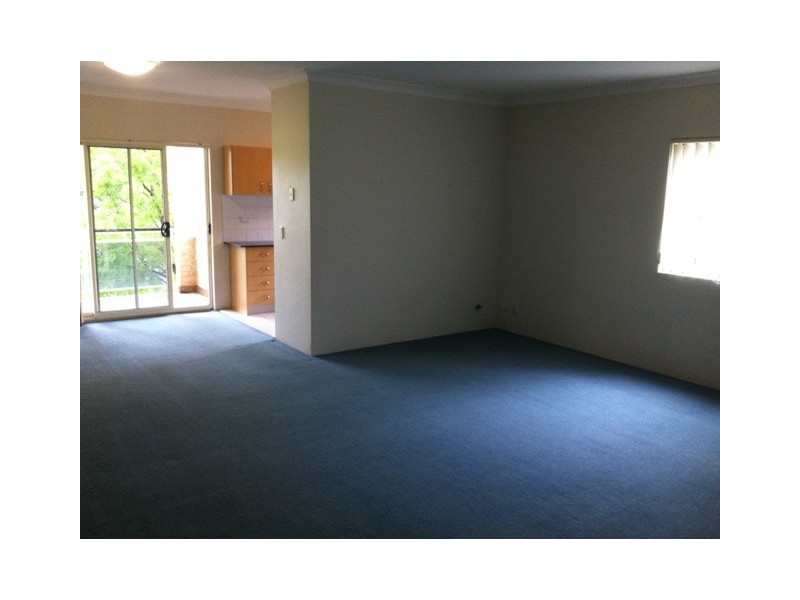 2/49 Beane Street, Gosford NSW 2250