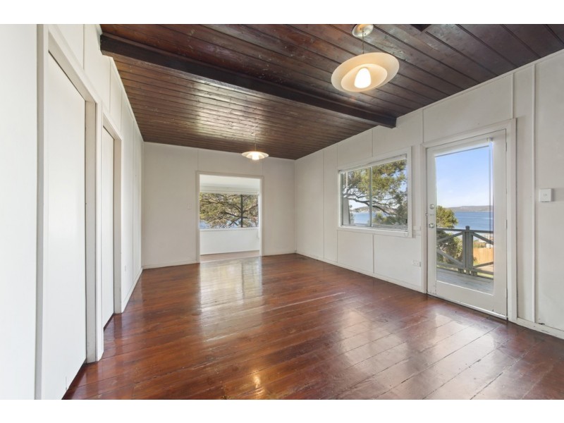 49 Caroline Street, East Gosford NSW 2250