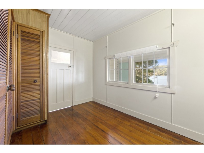 49 Caroline Street, East Gosford NSW 2250