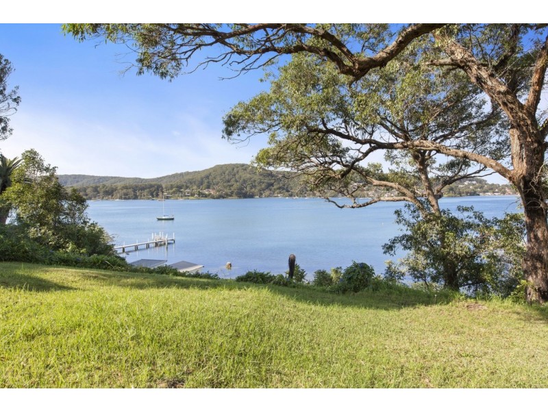 49 Caroline Street, East Gosford NSW 2250