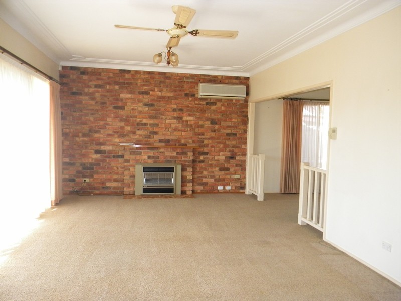 9 Florence Avenue, Point Frederick NSW 2250