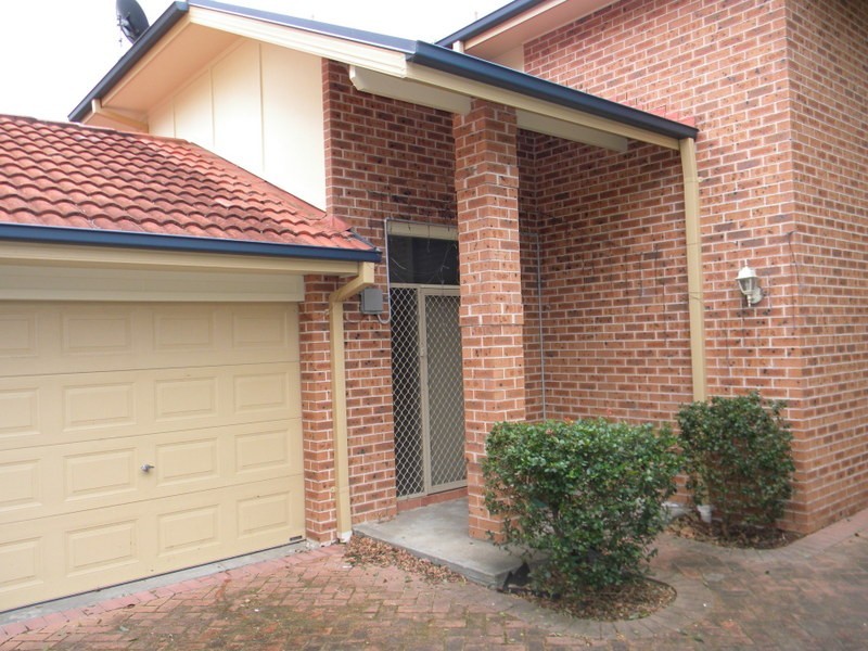 1/5 Beane Street, Gosford NSW 2250