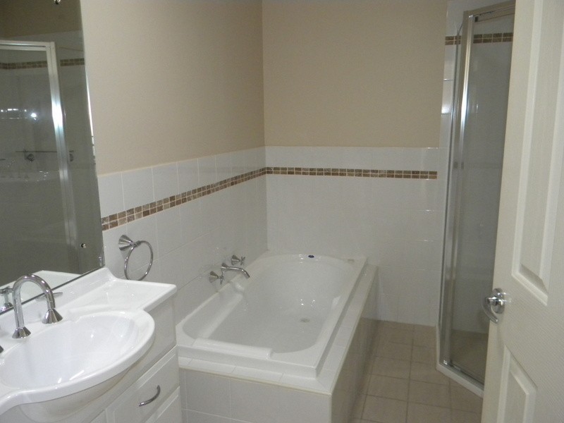 8/6 Bradys Gully Road, North Gosford NSW 2250