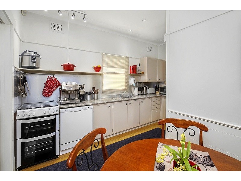 21 Hely Street, West Gosford NSW 2250