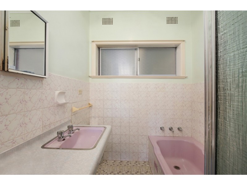 26 Russell Street, East Gosford NSW 2250