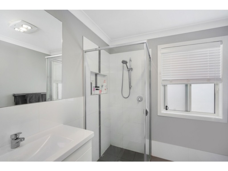 102 Robertson Road, Killarney Vale NSW 2261