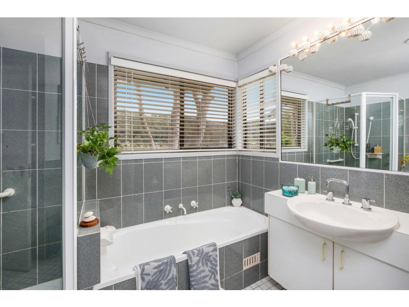 6 South Crescent, North Gosford NSW 2250