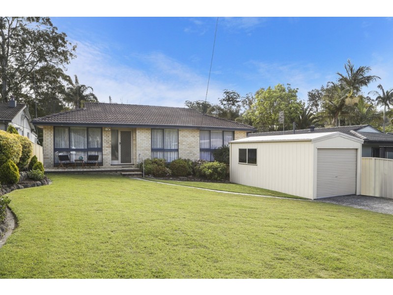 54 Day Street, Wyoming NSW 2250