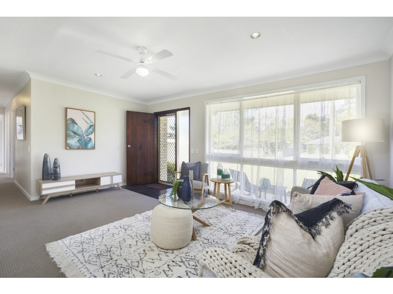 54 Day Street, Wyoming NSW 2250