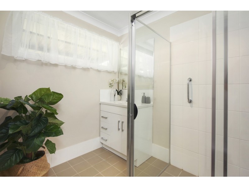 54 Day Street, Wyoming NSW 2250