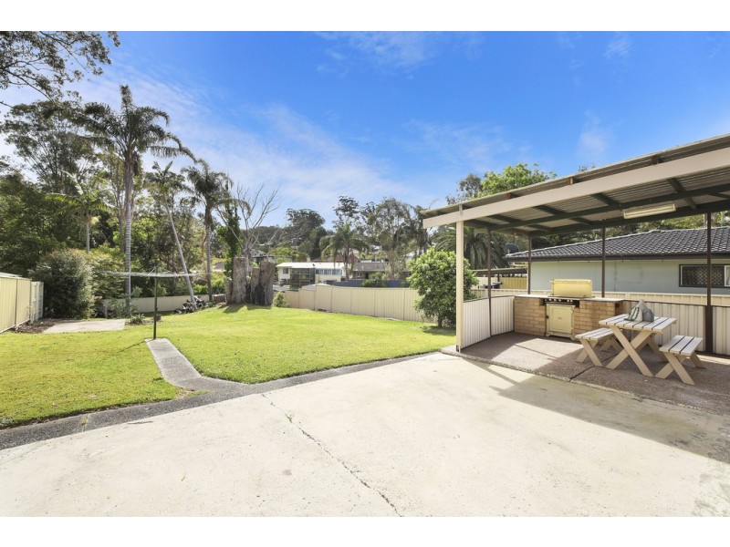 54 Day Street, Wyoming NSW 2250