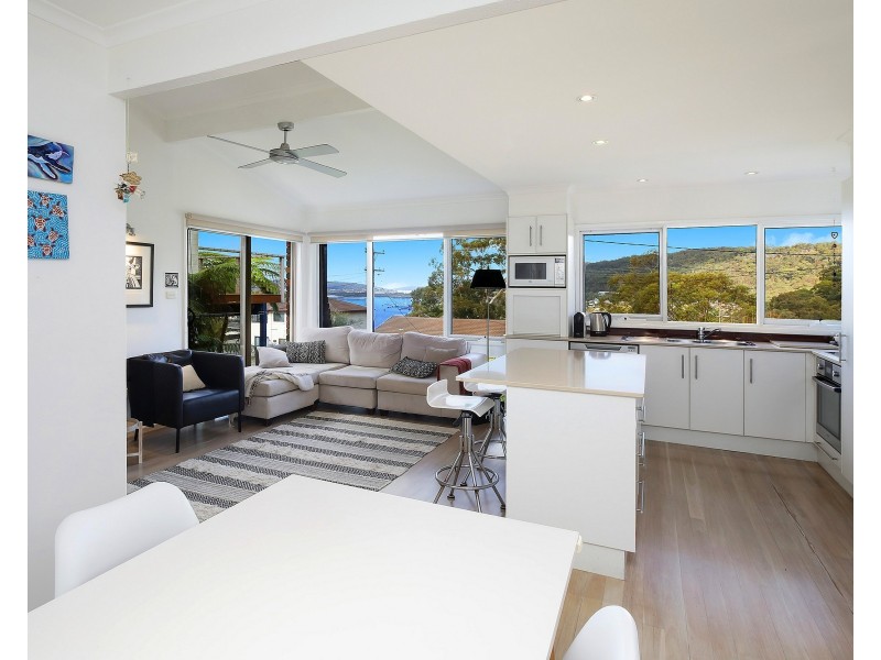 38 Sandstone Crescent, Tascott NSW 2250