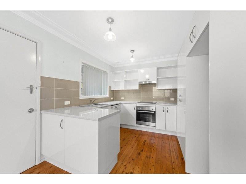 12 Lock Avenue, Springfield NSW 2250