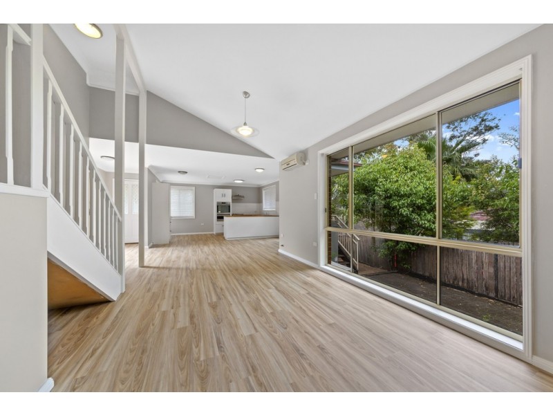 2/9 Thornley Street, Wyoming NSW 2250