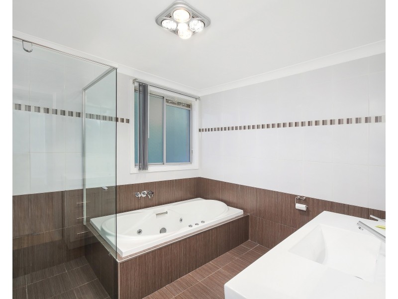 1 Wistaria Street, Wyoming NSW 2250