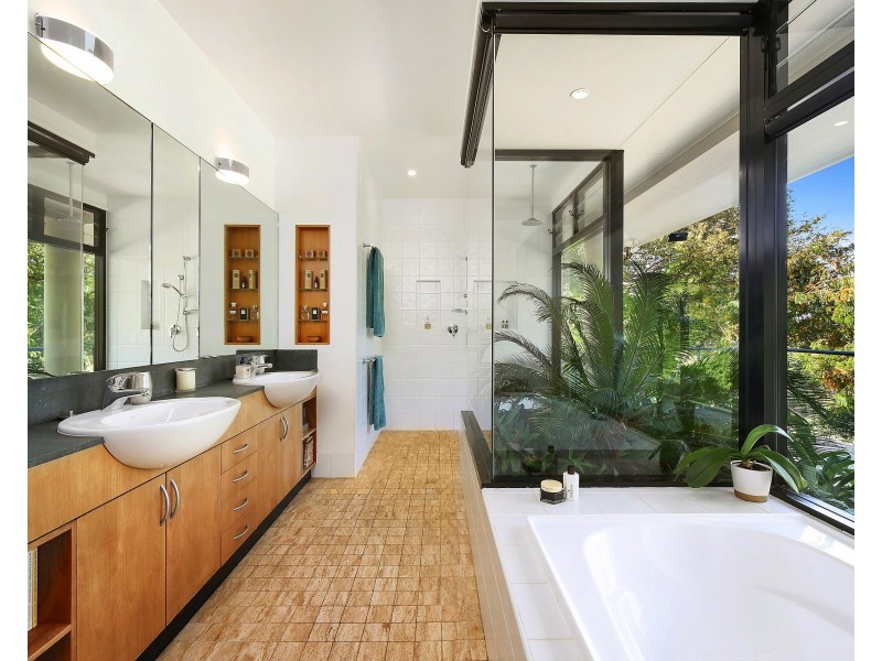 100 Glen Road, Niagara Park NSW 2250