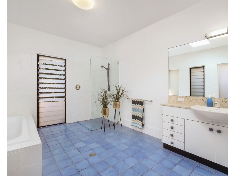 100 Glen Road, Niagara Park NSW 2250