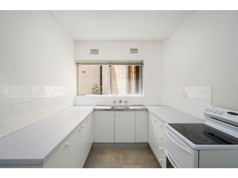 11/138-140 Albany Street, Point Frederick NSW 2250