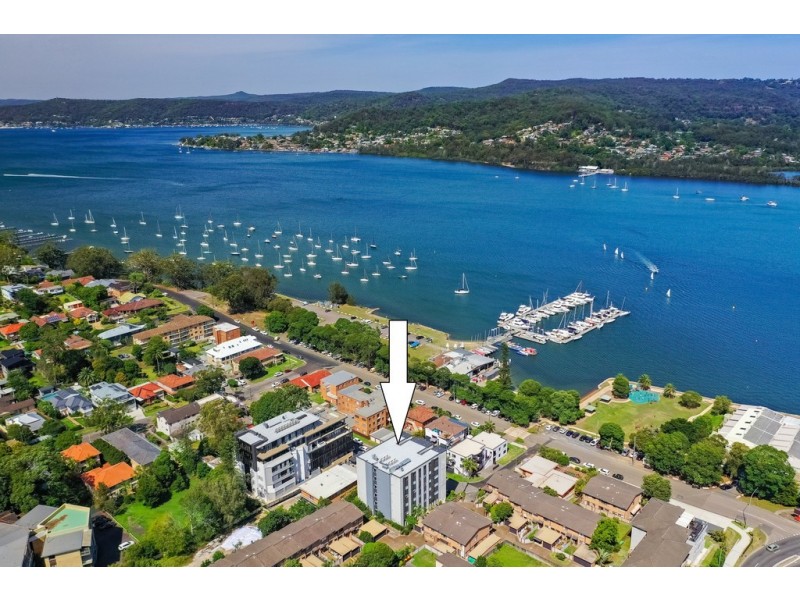 202/13 Lynn Avenue, Point Frederick NSW 2250