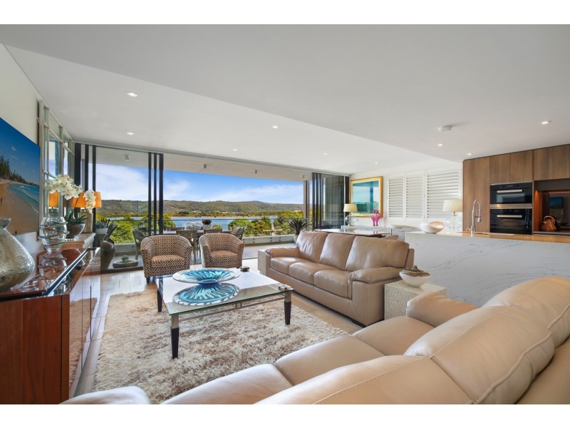 202/13 Lynn Avenue, Point Frederick NSW 2250