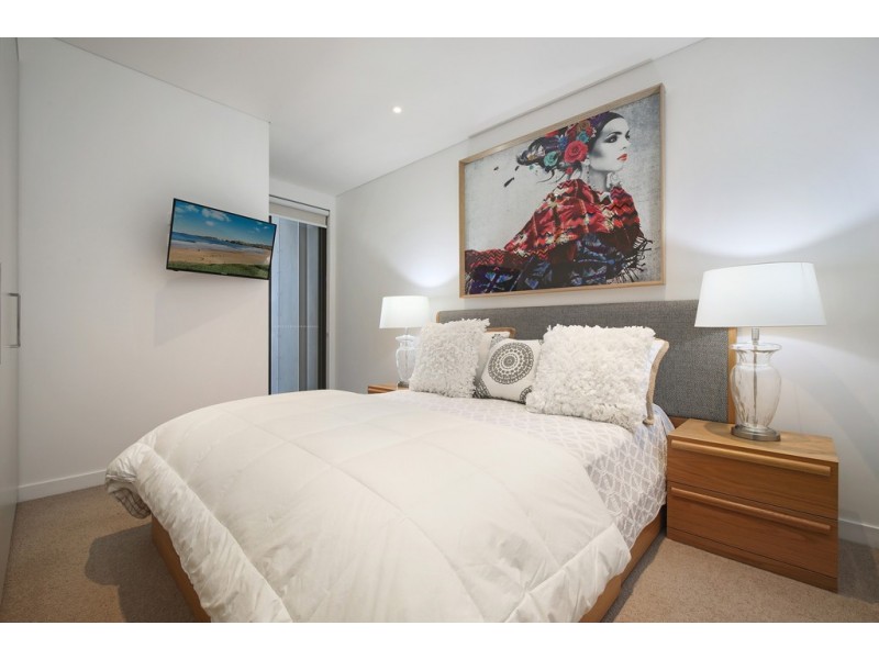 202/13 Lynn Avenue, Point Frederick NSW 2250