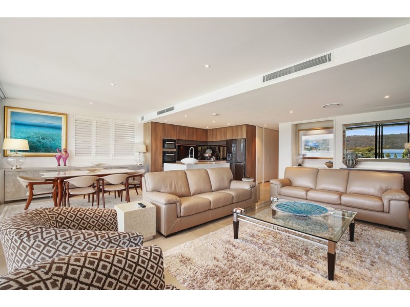 202/13 Lynn Avenue, Point Frederick NSW 2250