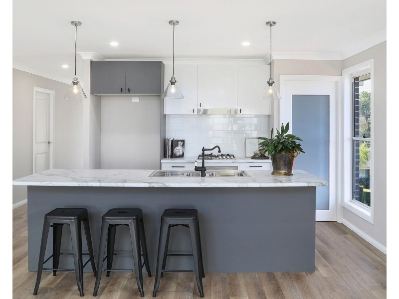 11 Holly Avenue, Narara NSW 2250