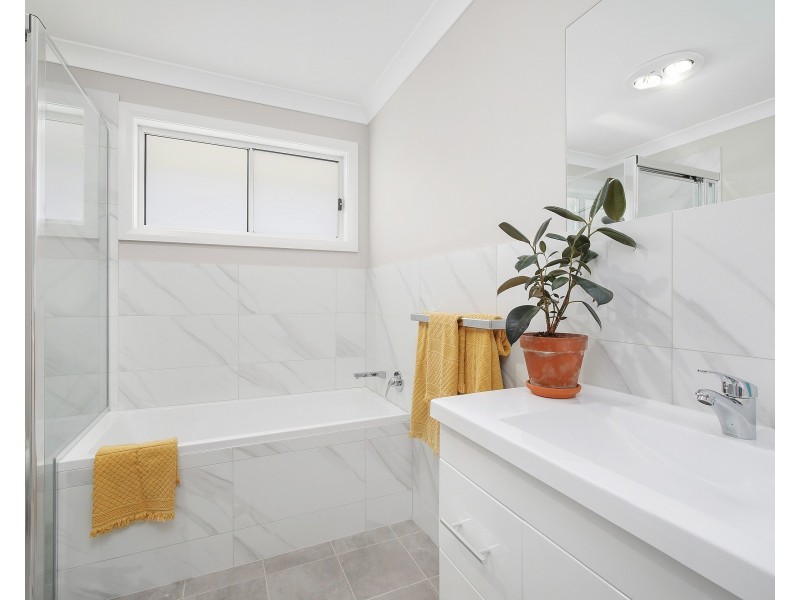 11 Holly Avenue, Narara NSW 2250