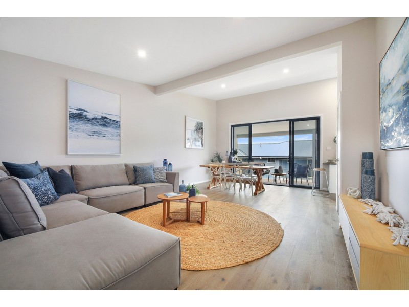 2/17 Melbourne Street, East Gosford NSW 2250