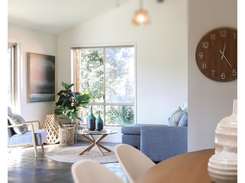 15 Howard Avenue, Green Point NSW 2251