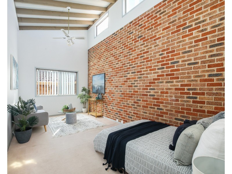 15 Howard Avenue, Green Point NSW 2251