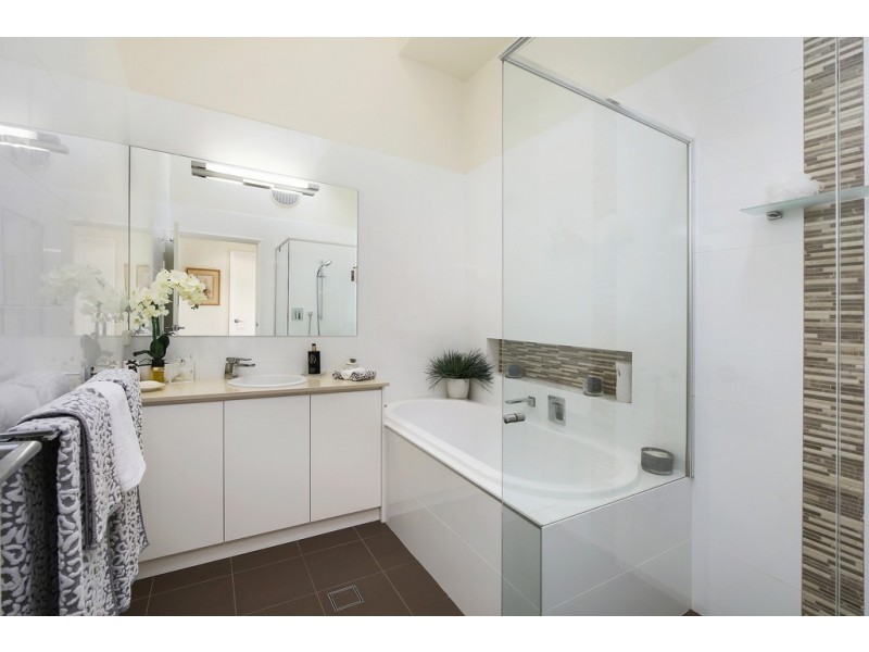 1/24 Beveridge Drive, Green Point NSW 2251