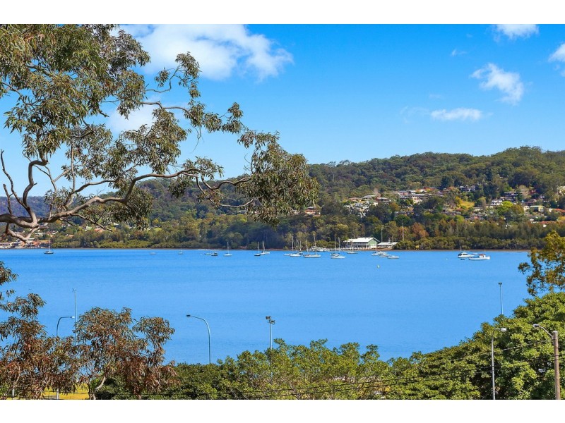 7/4 Broadview Avenue, Gosford NSW 2250