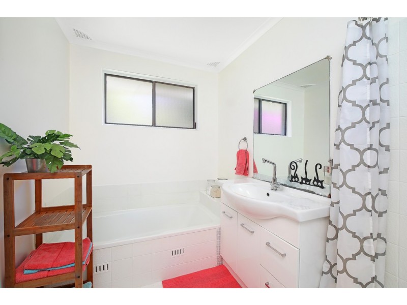 96 Gilda Drive, Narara NSW 2250