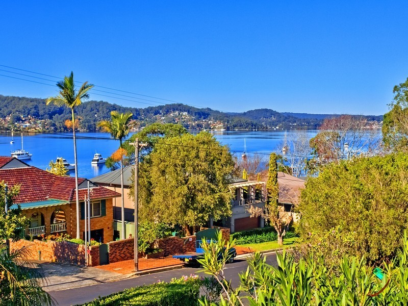 106 Albany Street, Point Frederick NSW 2250