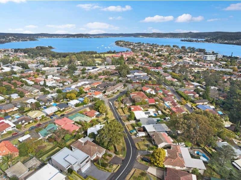 1 Bay View Avenue, East Gosford NSW 2250