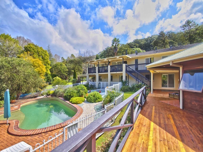 9 Sarah Road, Matcham NSW 2250