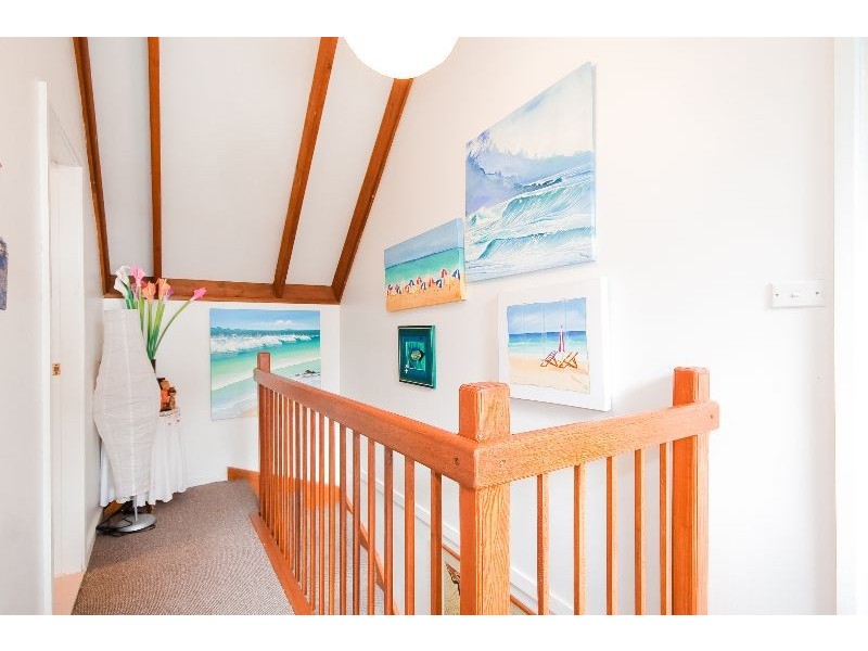 10 Nukara Avenue, Hardys Bay NSW 2257