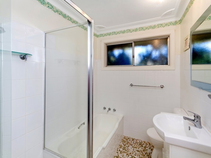 7 The Grove, Wyoming NSW 2250