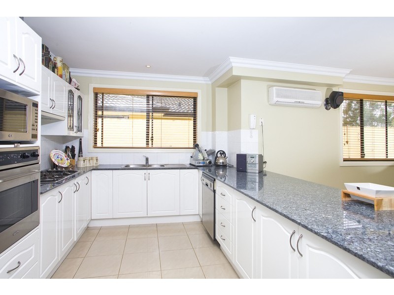 26/2 Adcock Avenue, West Gosford NSW 2250